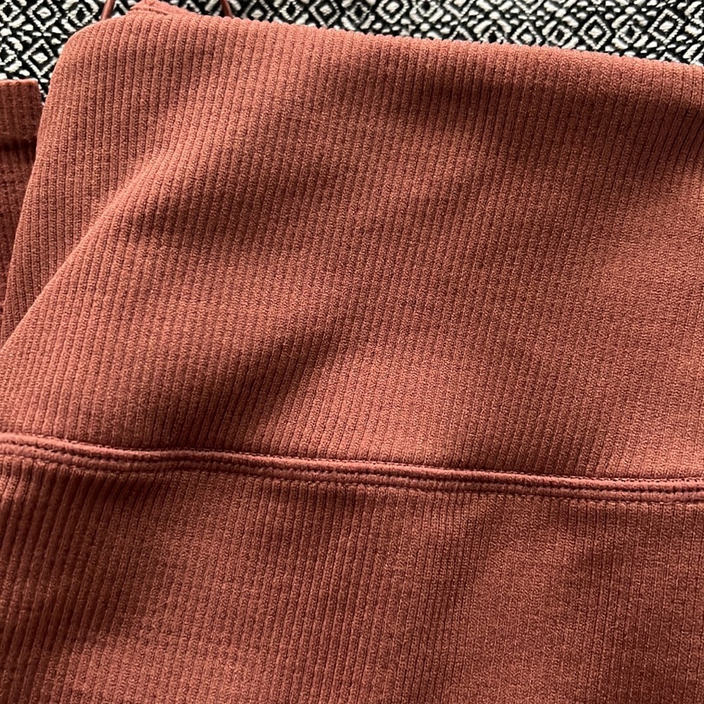 FABLETICS LEGGINGS (washed, but never worn) - Picture 3 of 4
